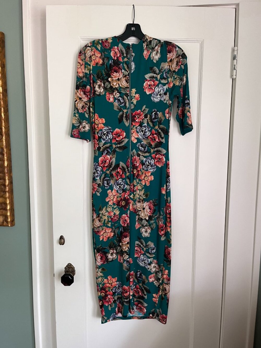 Alice + Olivia Teal Floral Crew Neck Fitted Dress with 3/4 Sleeves - Picture 3 of 4
